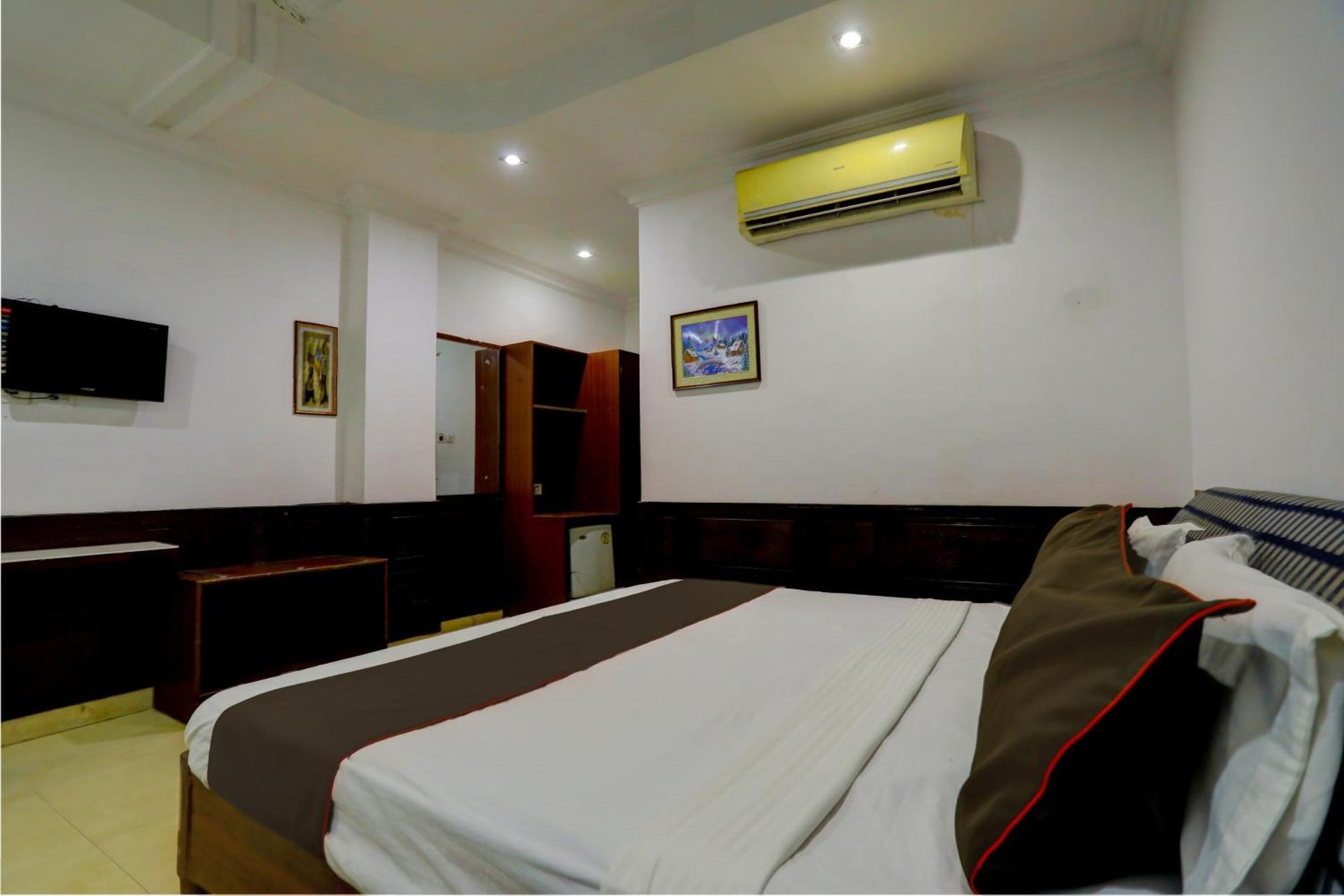 Hotel Monarch Inn Лакхнау Экстерьер фото