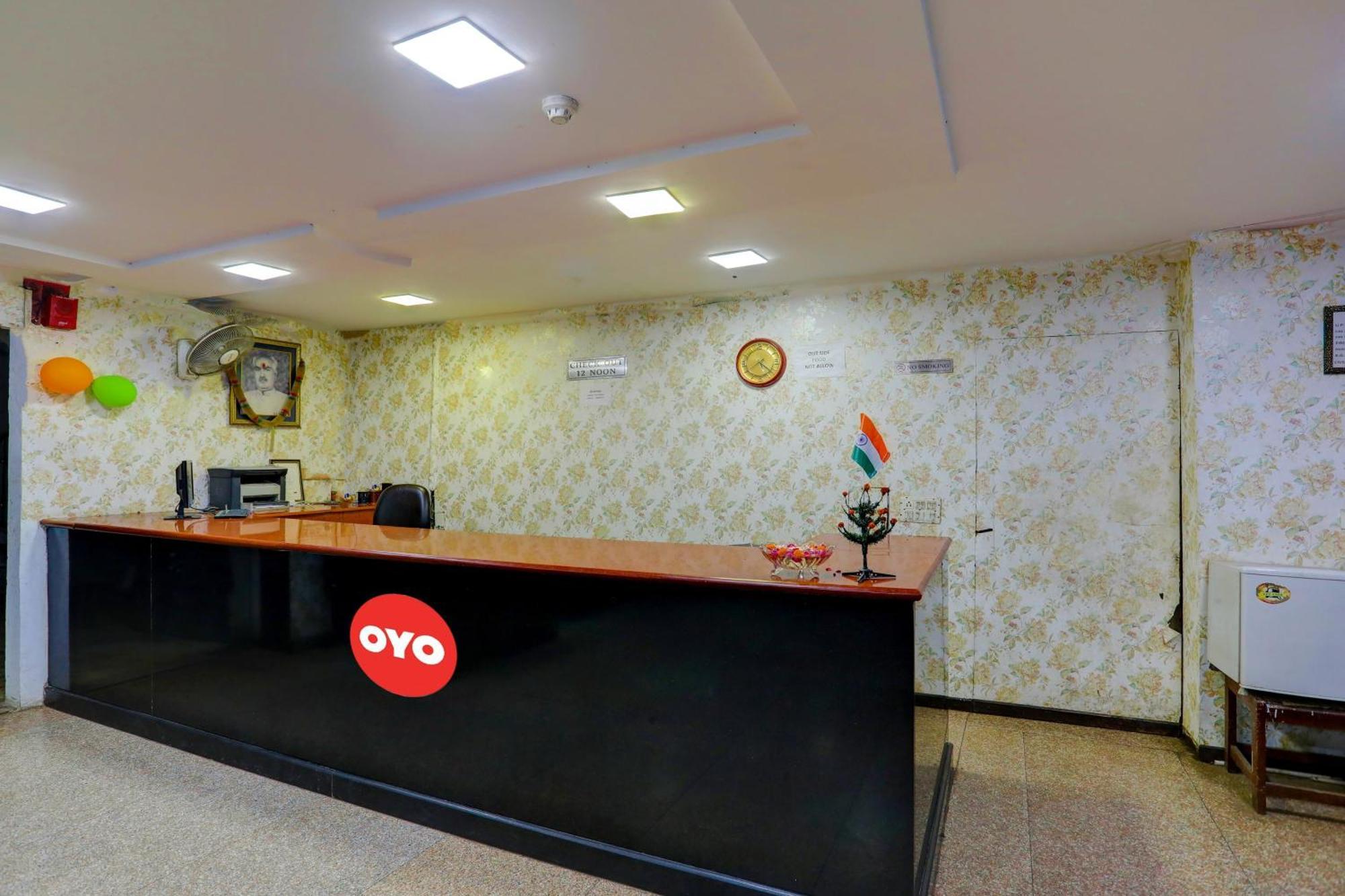 Hotel Monarch Inn Лакхнау Экстерьер фото