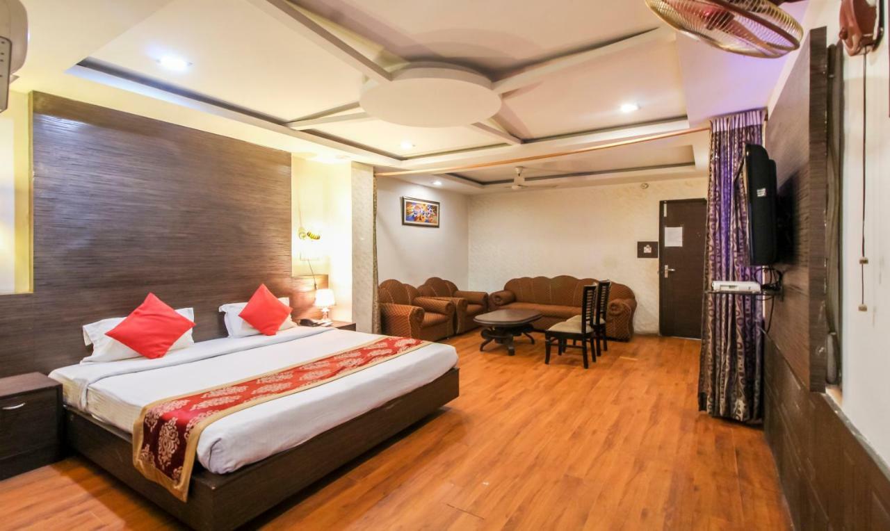 Hotel Monarch Inn Лакхнау Экстерьер фото